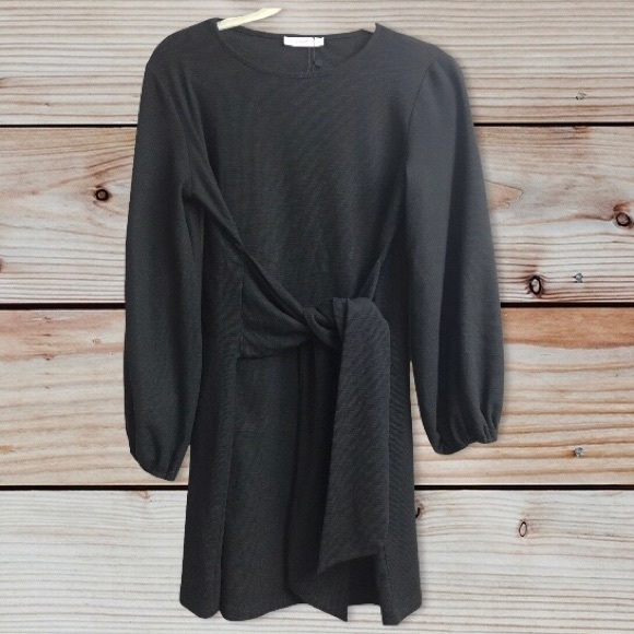 R. Vivimos Dresses & Skirts - NWT R. Vivimos Boho Black Bow Tie Belt Dress